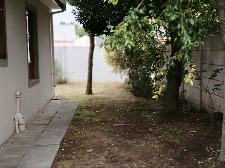 To Let 3 Bedroom Property for Rent in Twin Palms Western Cape